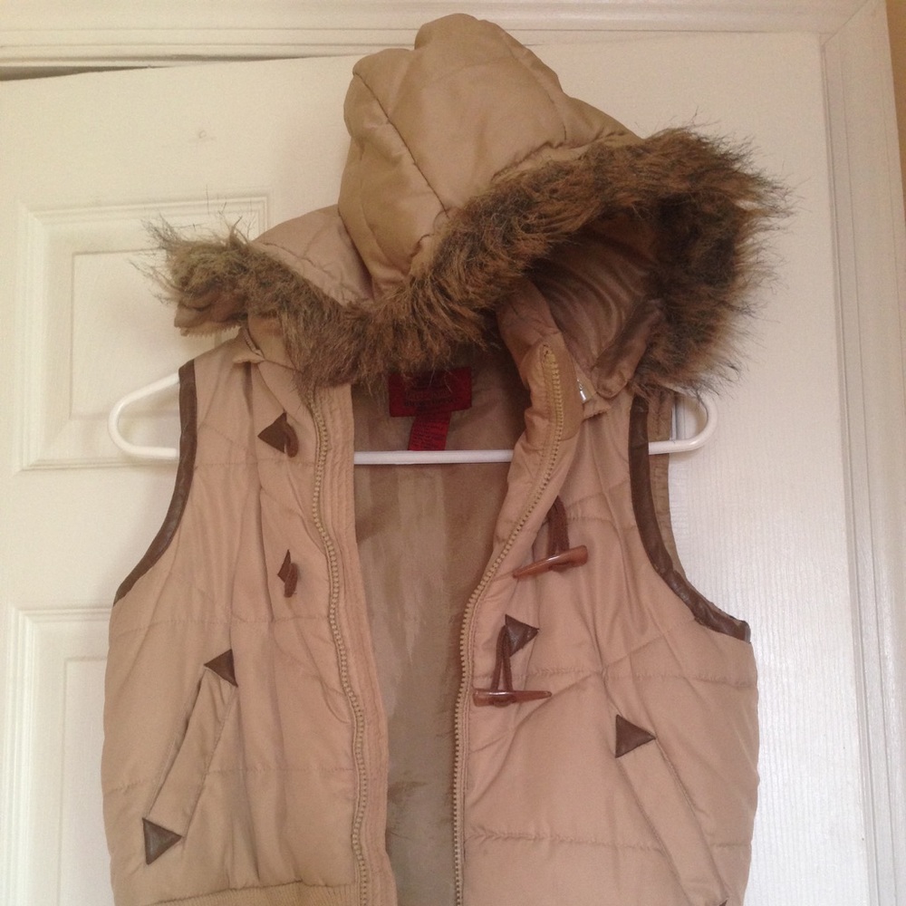 Outerwear Vest With Faux Fur